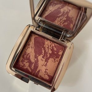 Hourglass AtNight Blush
